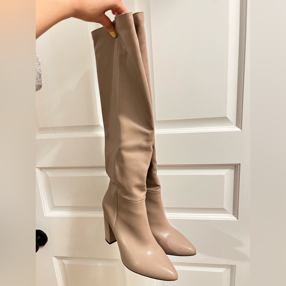 Beige/nude boots